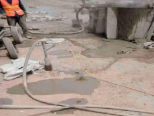 清江浦水泥混凝土路面板底注浆技术 路面脱空注浆整治方案