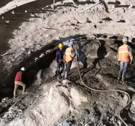 清江浦拱顶带模注浆料的施工流程及注意事项